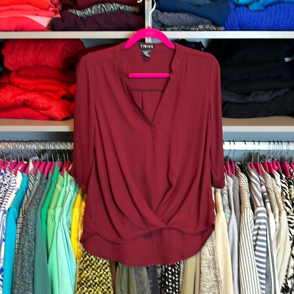 Timing Martin burgundy 3/4 quarter sleeve v neck blouse size S